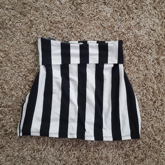 Two Victoria's Secret Pink Mini Skirts - Picture 2 of 6